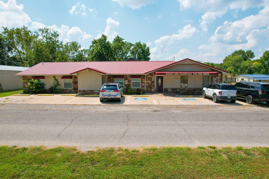 601 S Broadway St, Grove, OK for sale - Building Photo - Image 1 of 1