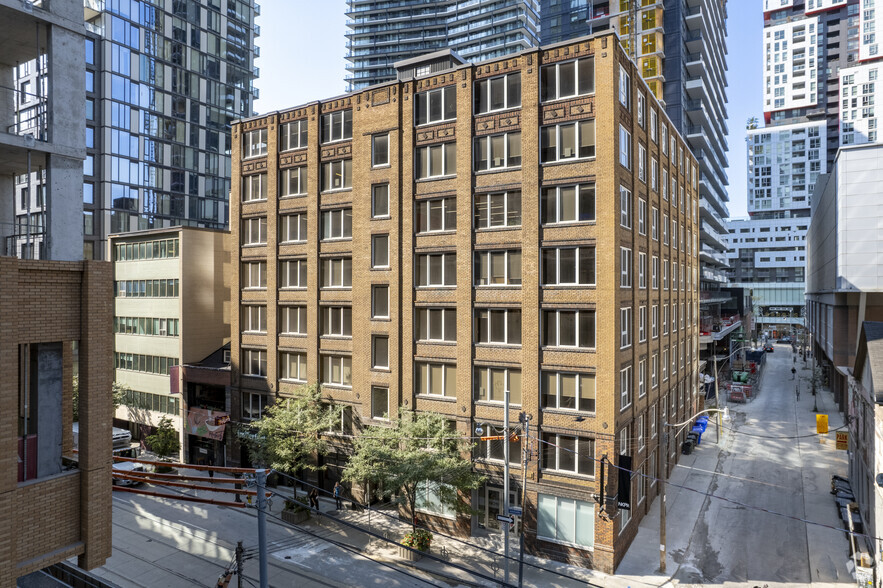 312-316 Adelaide St W, Toronto, ON for lease - Primary Photo - Image 1 of 7