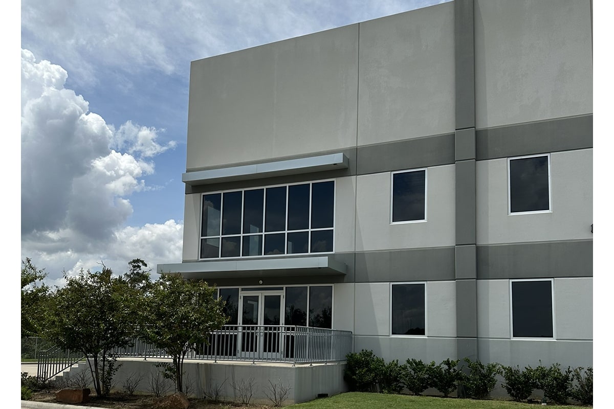 1203 Thompson Park Dr, Baytown, TX for lease Interior Photo- Image 1 of 2