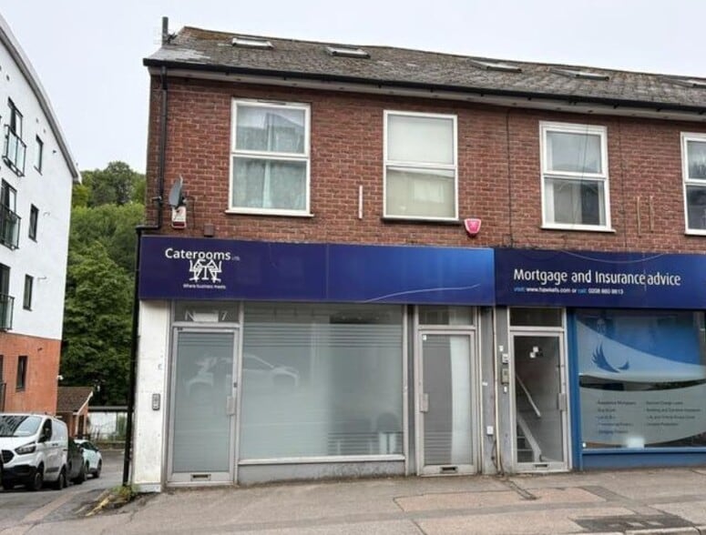 77 Croydon Rd, Caterham for lease - Building Photo - Image 1 of 2