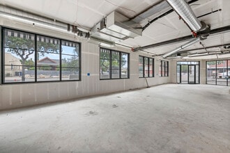 6320 Garvanza Ave, Los Angeles, CA for lease Interior Photo- Image 2 of 5