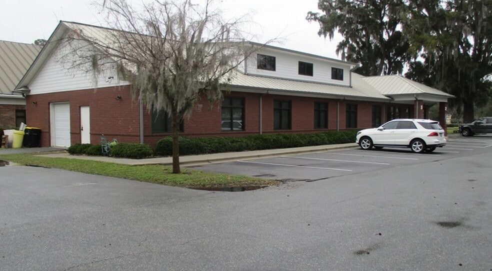 621 Stephenson Ave, Savannah, GA for sale - Building Photo - Image 1 of 1