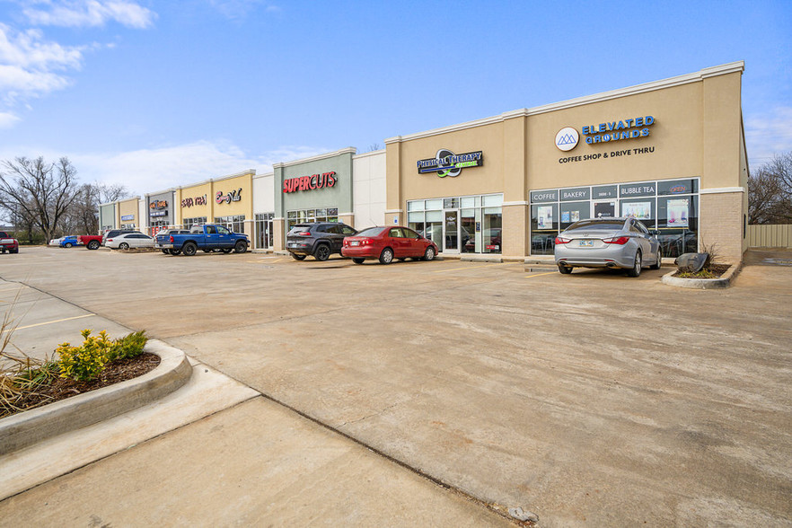 3922-3930 N Kickapoo Ave, Shawnee, OK for sale - Building Photo - Image 1 of 1