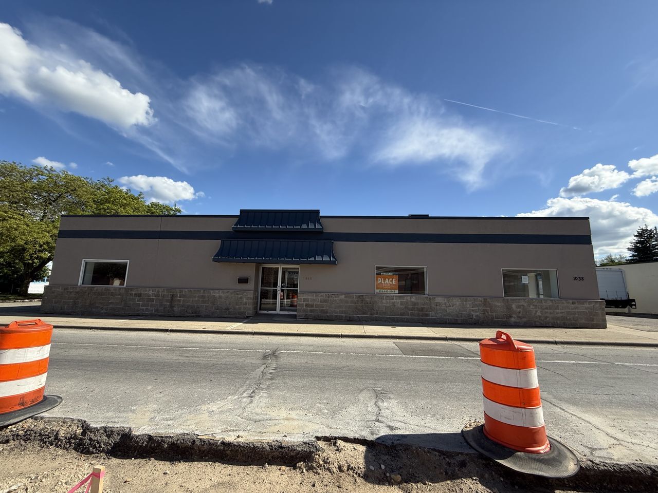 1038-1040 Leonard St NW, Grand Rapids, MI for lease Building Photo- Image 1 of 2