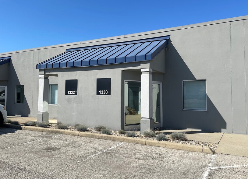 1322-1438 Sadlier Circle East Dr, Indianapolis, IN for lease - Building Photo - Image 2 of 4