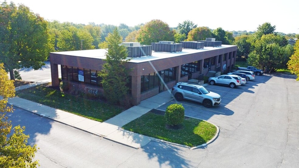 8730 Bourgade St, Lenexa, KS for sale - Building Photo - Image 3 of 21