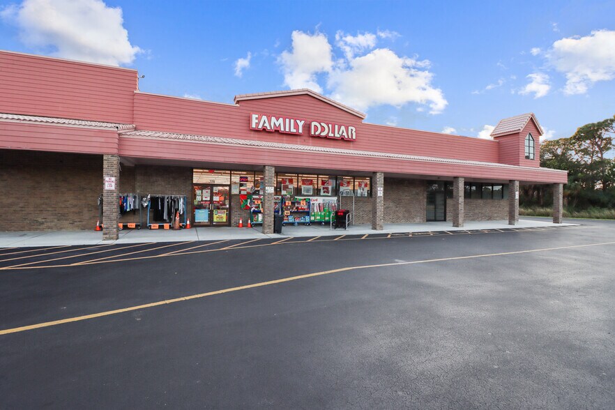 726-740 S Fleming St, Sebastian, FL for sale - Building Photo - Image 1 of 1