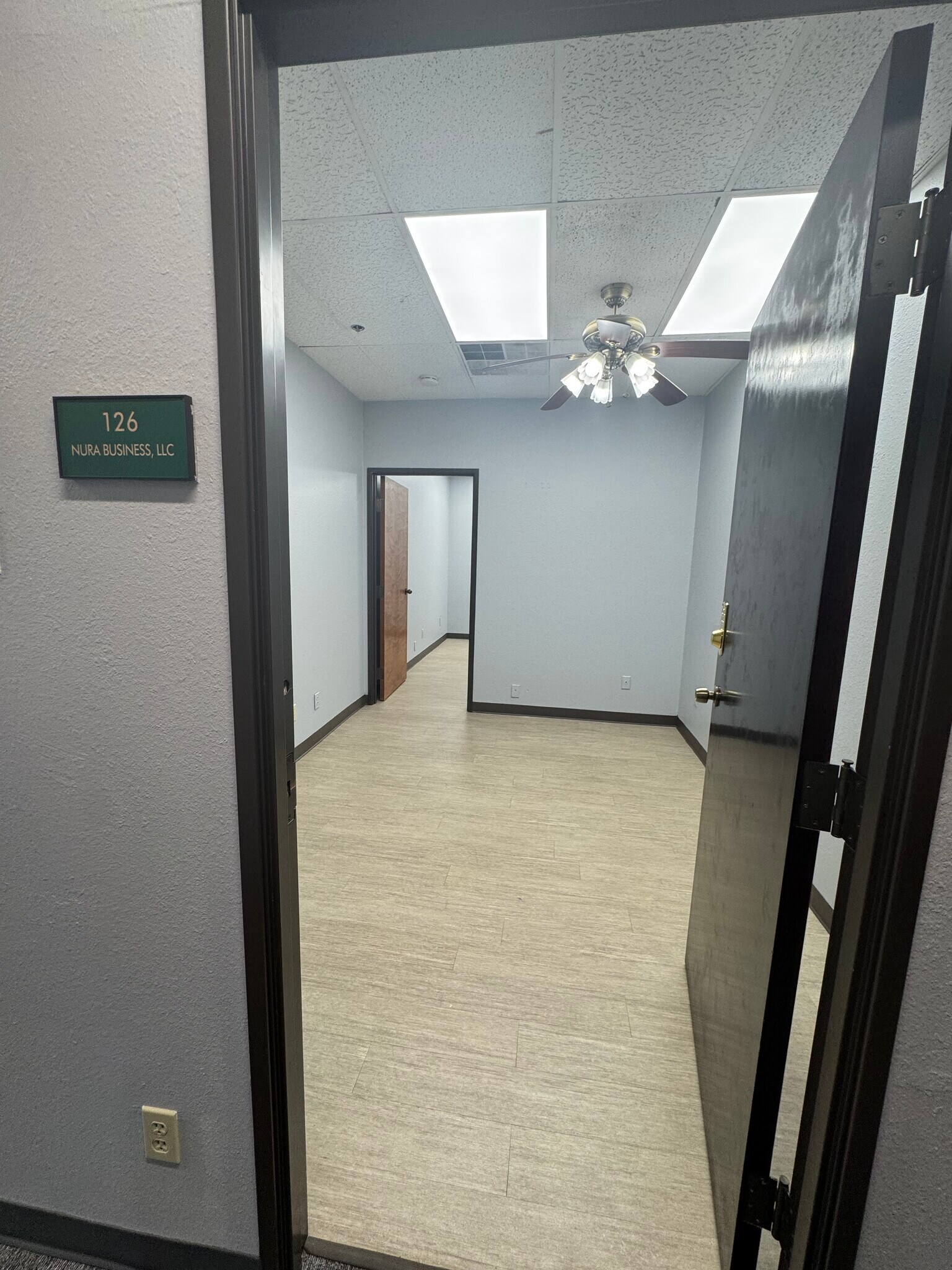 5750 Rufe Snow Dr, North Richland Hills, TX for lease Building Photo- Image 1 of 3