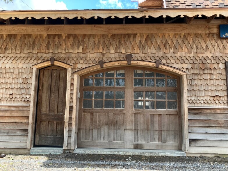 2985 Mill Pl, Sauquoit, NY for sale - Building Photo - Image 2 of 33