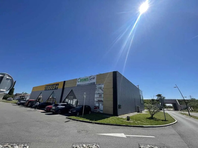 Retail in Portet-sur-Garonne for lease - Building Photo - Image 1 of 4