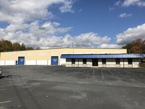 401 Oak St, East Stroudsburg, PA for lease Building Photo- Image 2 of 7