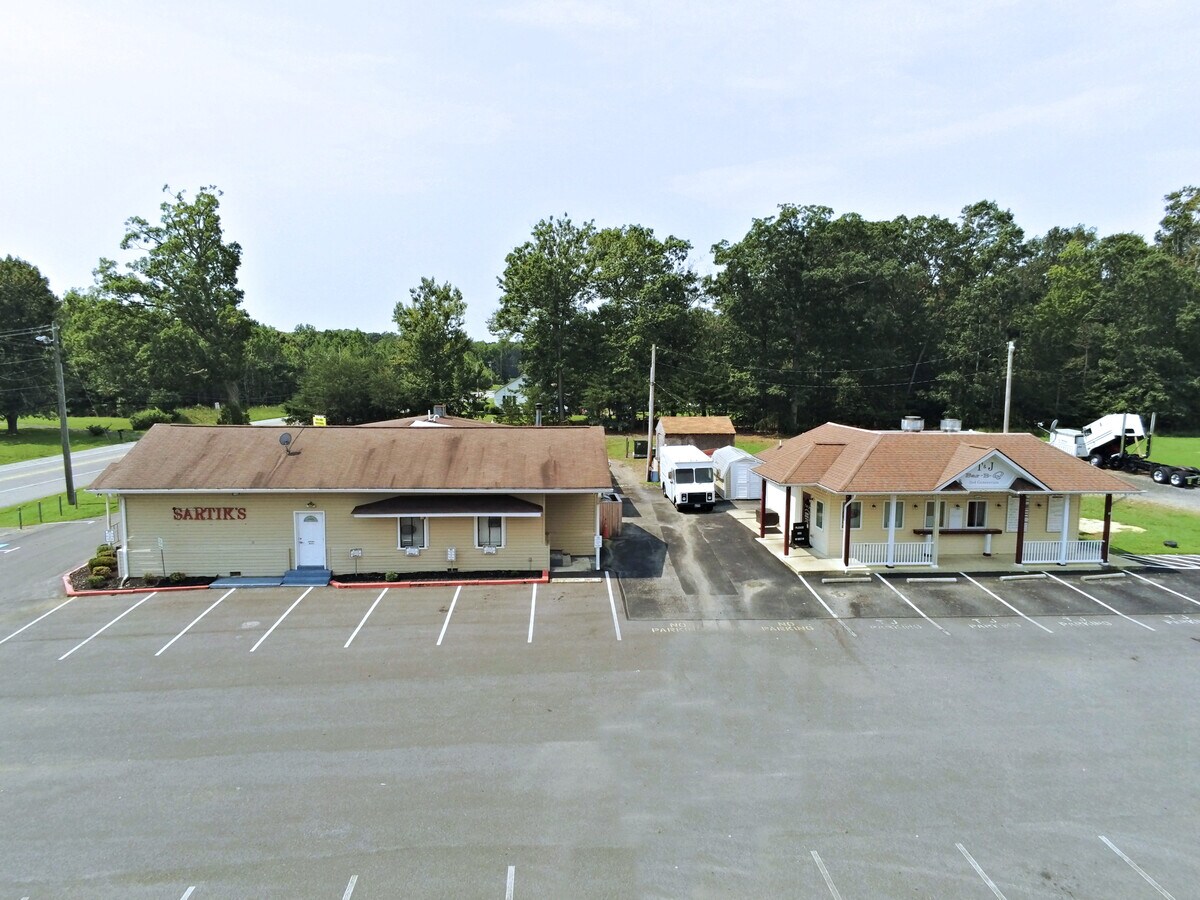 7670 Hawthorne Rd, La Plata, MD 20646