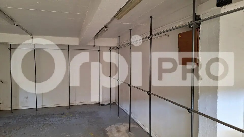 Retail in Saint-Nazaire for lease - Interior Photo - Image 3 of 4