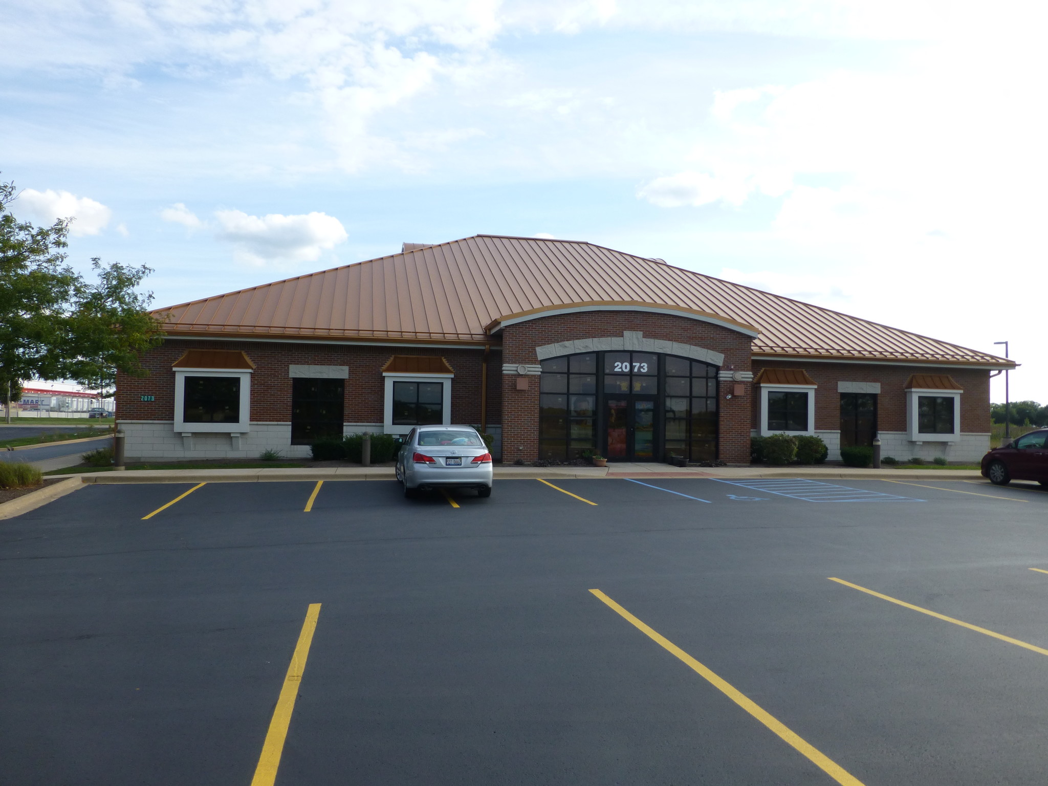 2073-2075 Wiesbrook Rd, Oswego, IL for lease Building Photo- Image 1 of 13