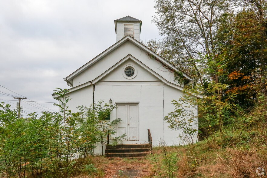 6000 Fairlawn Ave, Dunbar, WV 25064