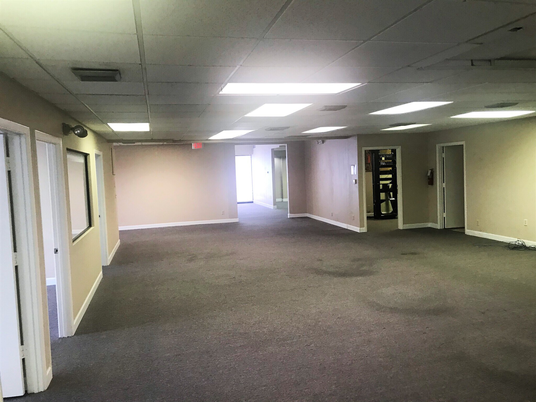 3500 Gateway Dr, Pompano Beach, FL 33069 Campbell Property Management Building