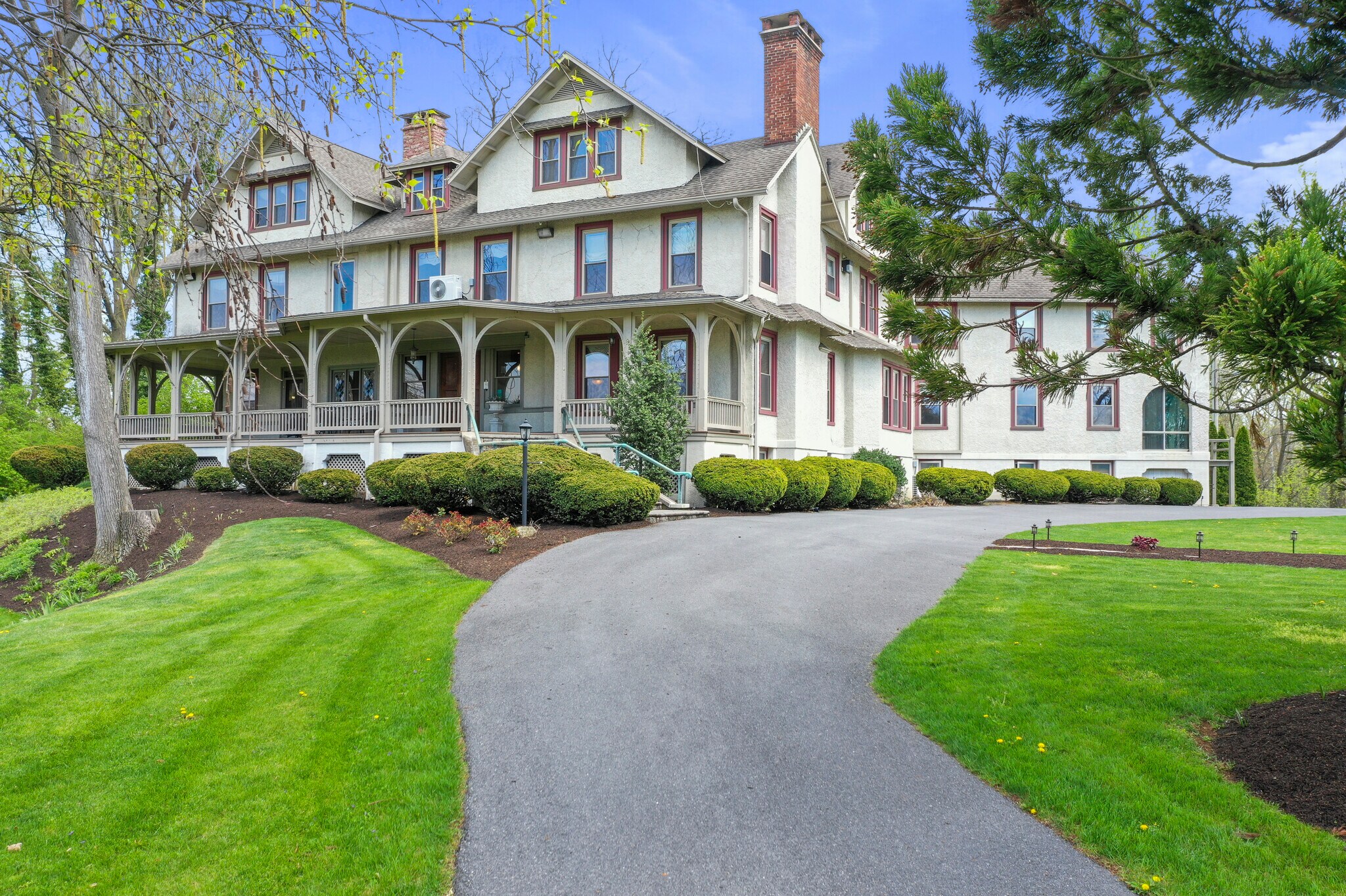 1090 Ragged Edge Rd, Chambersburg, PA for sale Building Photo- Image 1 of 37