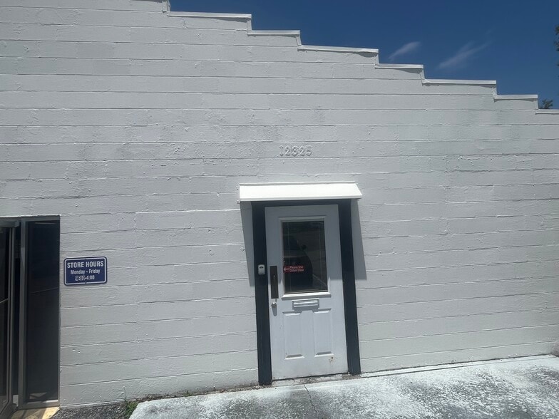 12325-12329 US Highway 301, Dade City, FL for lease - Building Photo - Image 3 of 3