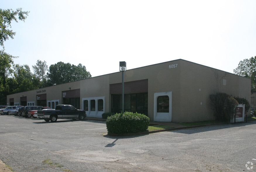 6047 Executive Center Dr, Memphis, TN for lease - Primary Photo - Image 1 of 4