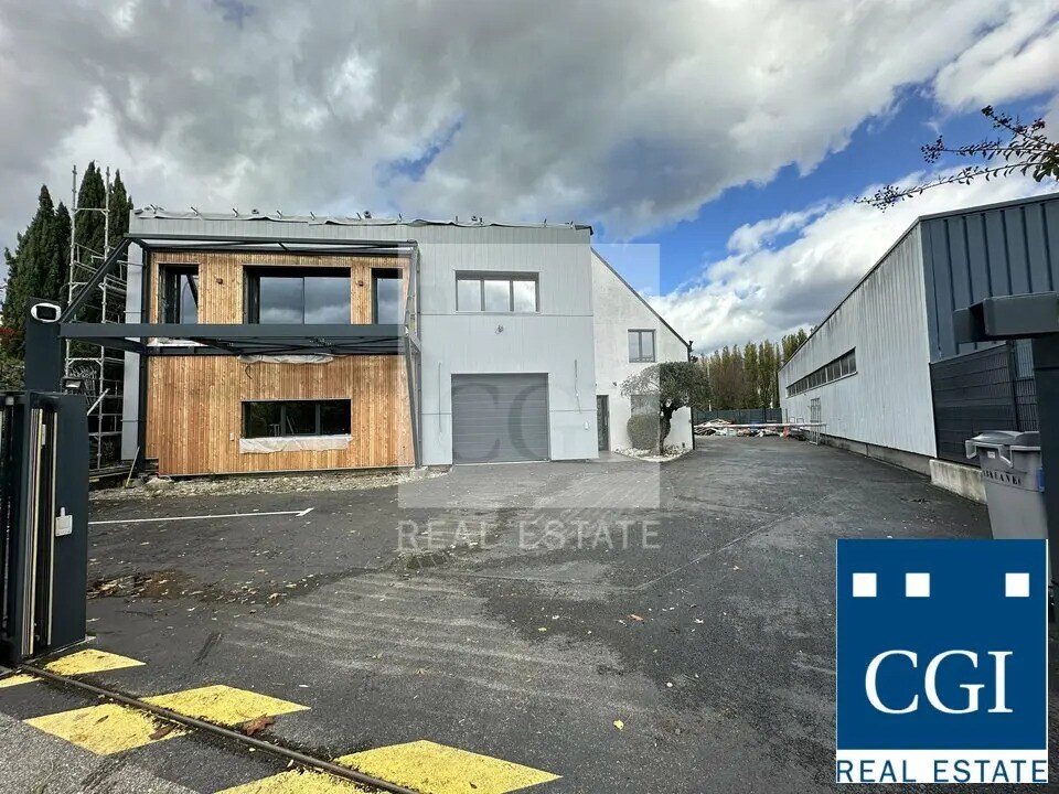 Office in Seyssinet-Pariset for lease Building Photo- Image 1 of 13