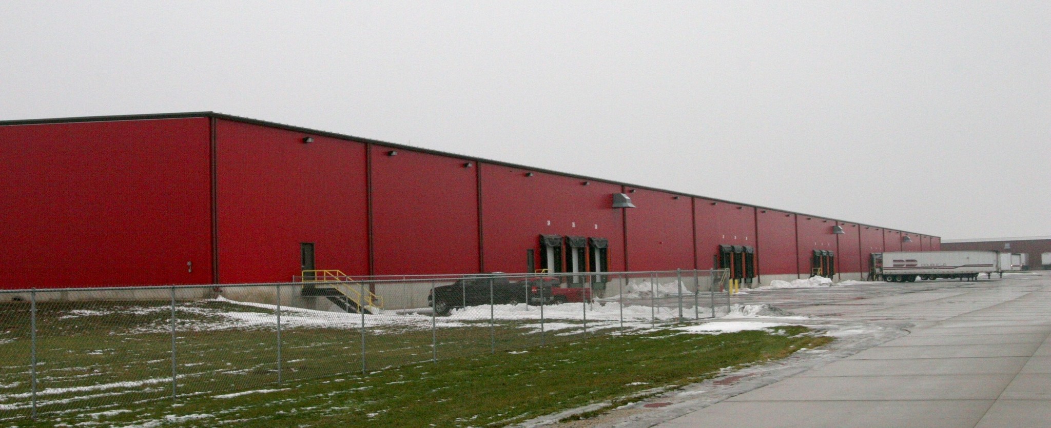 4800 Industrial Dr, Peru, IL for lease Building Photo- Image 1 of 3