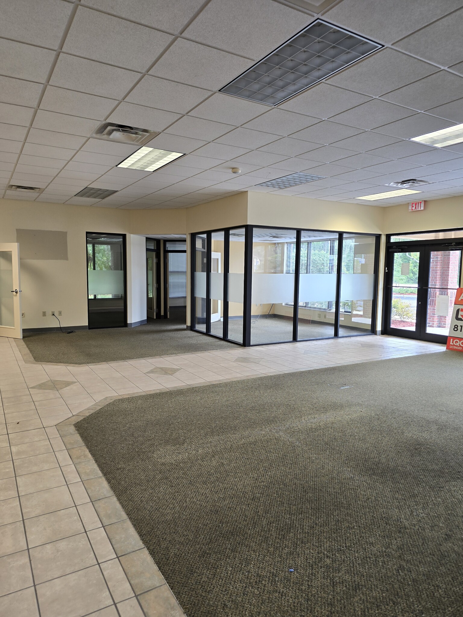 4949 Ridgemoor Blvd, Palm Harbor, FL for lease Interior Photo- Image 1 of 17