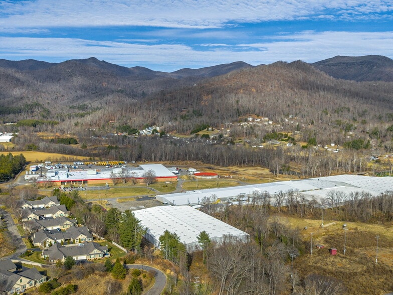 875 Warren Wilson Rd, Swannanoa, NC for lease - Building Photo - Image 3 of 10