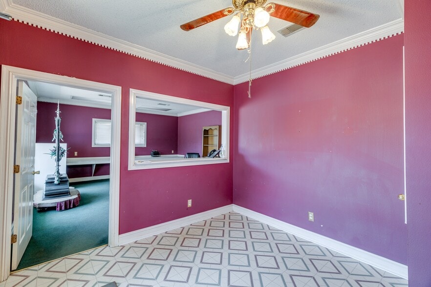 805 Elm St, Bastrop, LA for sale - Interior Photo - Image 3 of 28