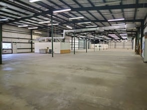 5300 Ulmerton Rd, Clearwater, FL for sale Interior Photo- Image 2 of 17