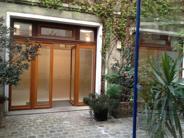 Office in Paris for lease - Building Photo - Image 1 of 5