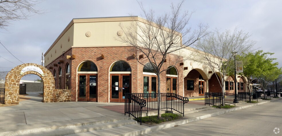 113 N Oak St, Roanoke, TX for sale - Primary Photo - Image 1 of 1