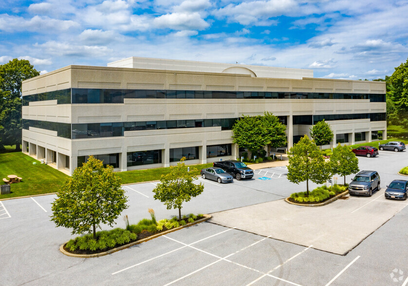 610 Freedom Business Ctr Dr, King Of Prussia, PA for lease - Building Photo - Image 1 of 15