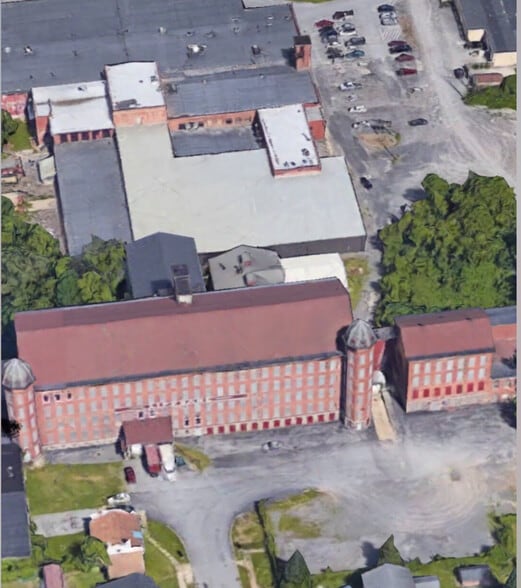 17 Mill Pl, New York Mills, NY for lease - Building Photo - Image 1 of 14