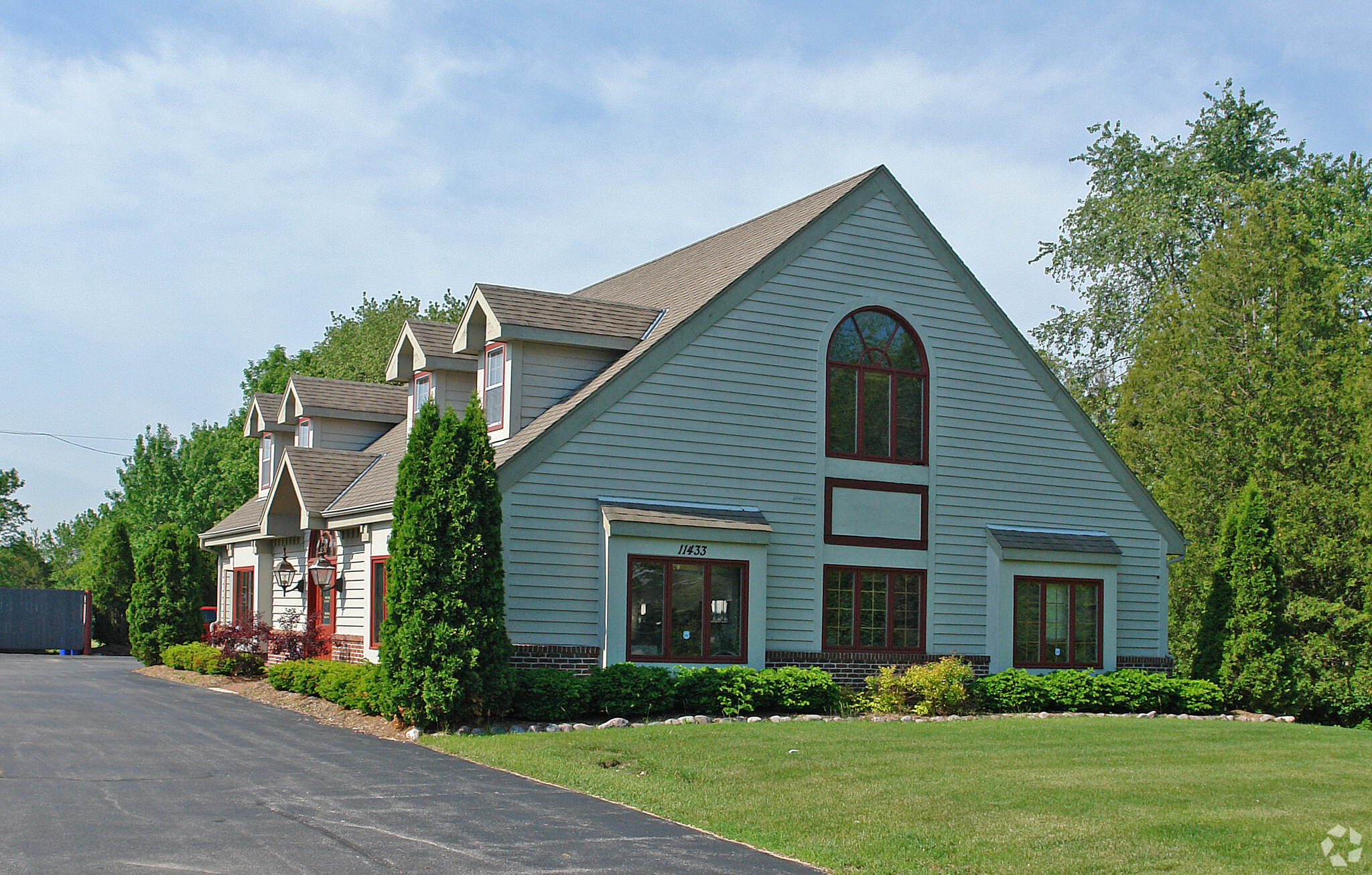 11433 N Port Washington Rd, Mequon, WI for lease Primary Photo- Image 1 of 4