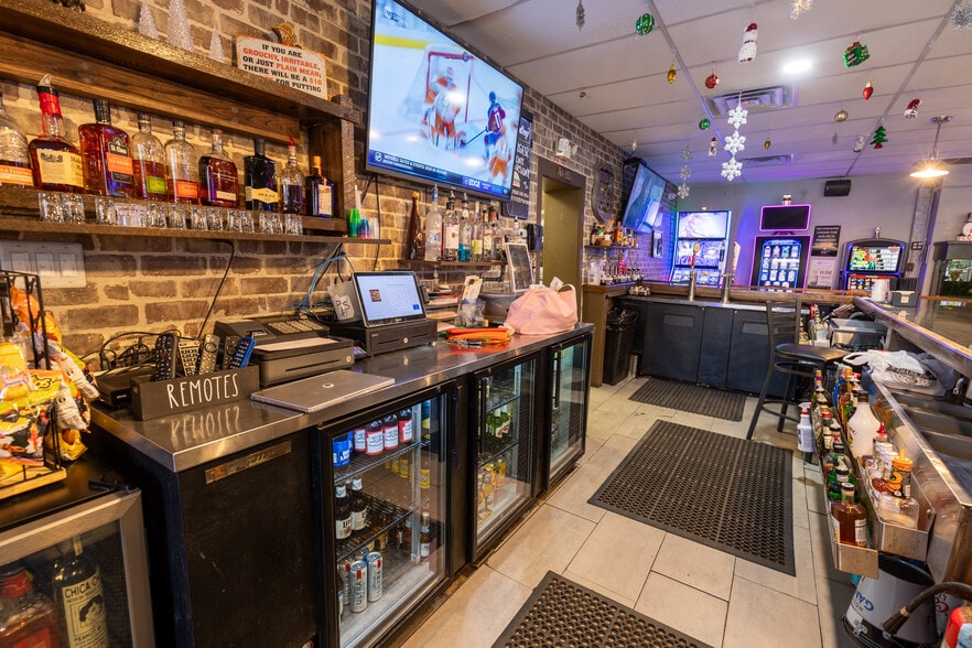 7815 Ogden Ave, Lyons, IL for sale - Building Photo - Image 3 of 21