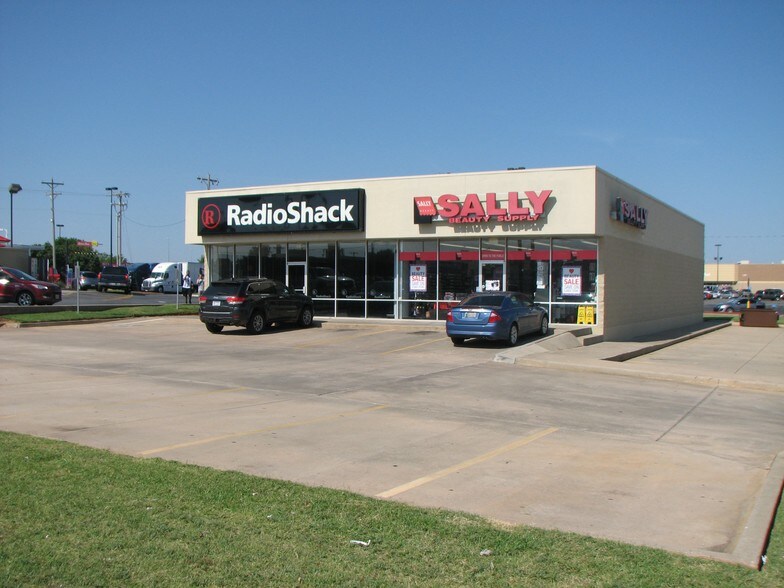 12121224 Garth Brooks Blvd, Yukon, OK 73099 Retail Space for Lease