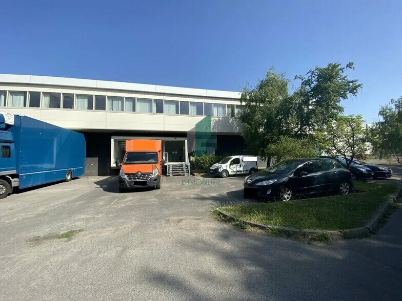 Flex in SAINT-OUEN-L'AUMONE for lease - Building Photo - Image 1 of 11