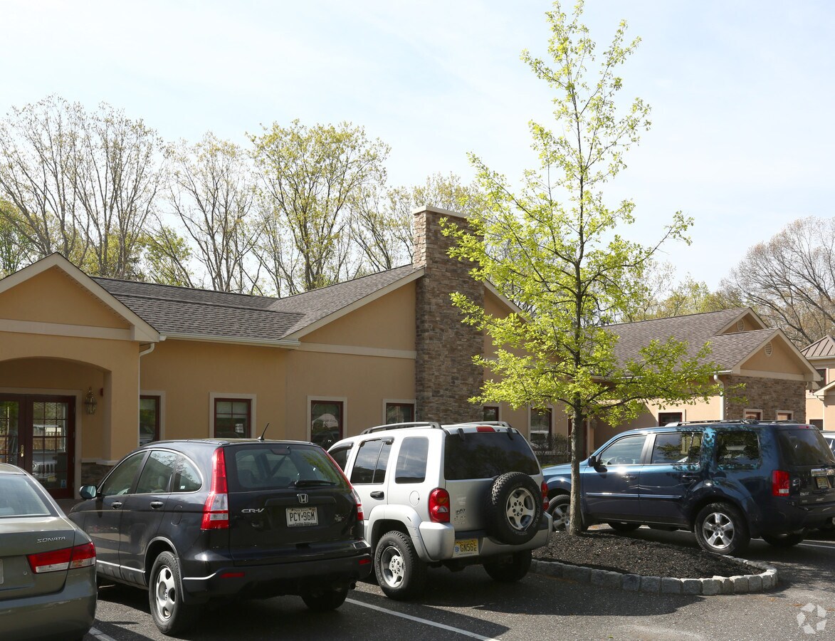 88 S Lakeview Dr, Gibbsboro, NJ 08026