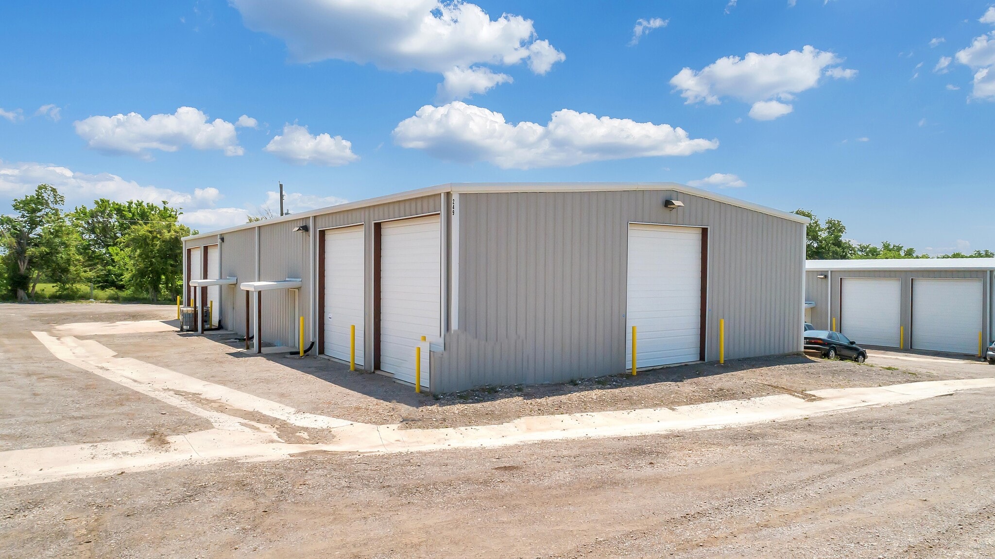 245-251 Ponderosa Ln, Burleson, TX for lease Building Photo- Image 1 of 4