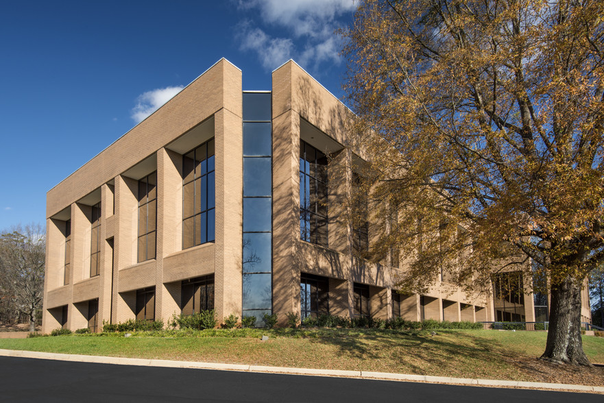 300 Executive Center Dr, Greenville, SC for lease - Building Photo - Image 2 of 7