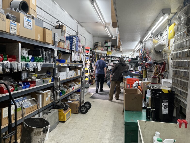 16600-16606 Grand River Ave, Detroit, MI for sale - Interior Photo - Image 3 of 3