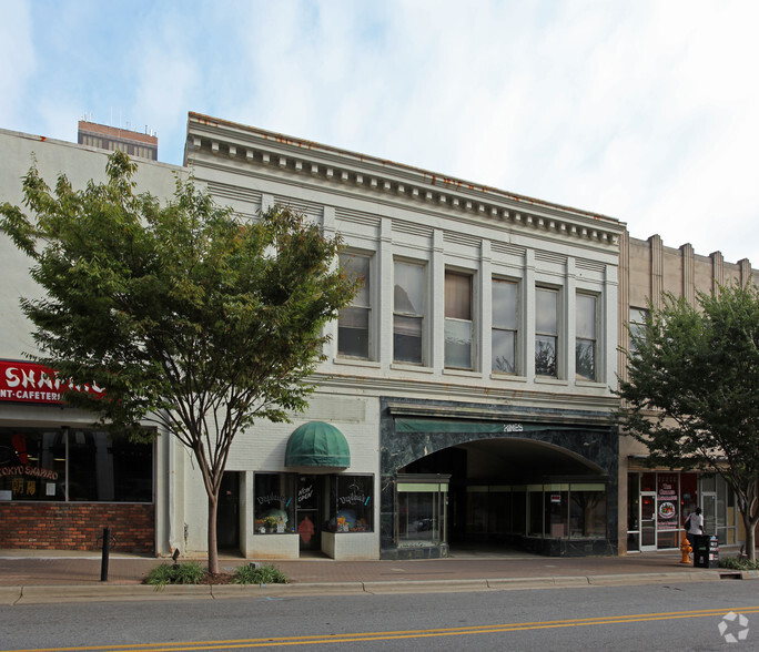 245 W Fourth St, Winston-Salem, NC for sale - Primary Photo - Image 1 of 10