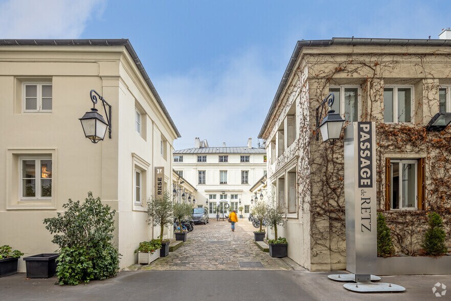 Office in Paris for lease - Building Photo - Image 3 of 4