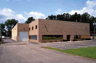 4936 Technical Dr, Milford, MI for lease Building Photo- Image 2 of 3