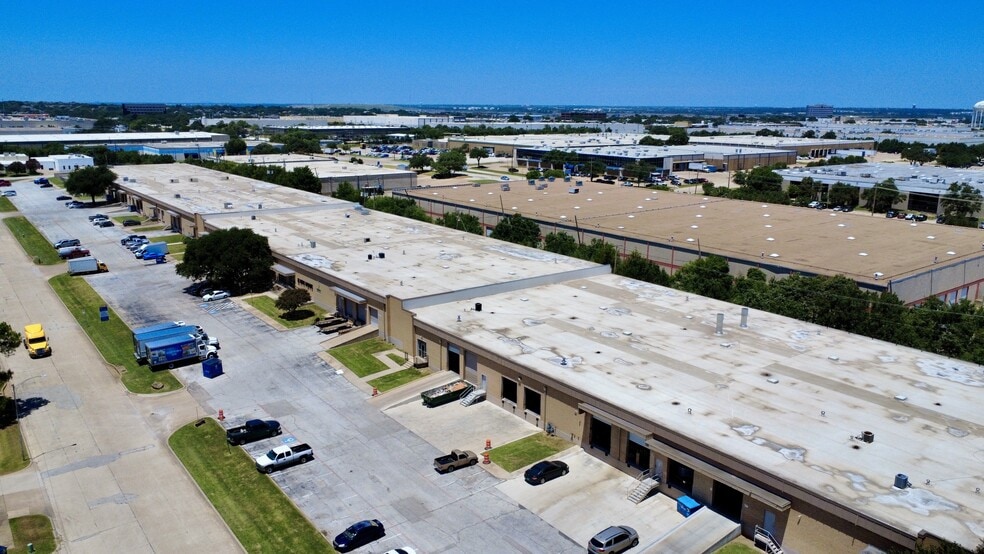 901-941 Avenue N, Grand Prairie, TX for lease - Building Photo - Image 3 of 4
