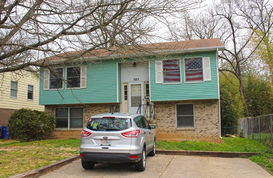 High performing rentals in UMCP portfolio of 4 properties for sale on LoopNet.com - Primary Photo - Image 2 of 4