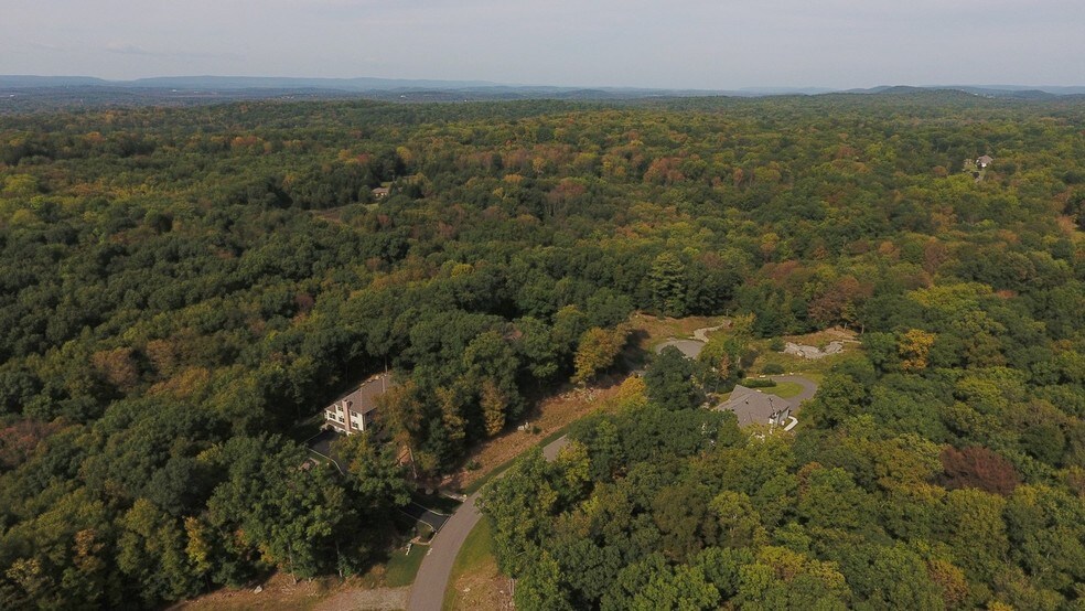 1 Liberty Trl, Newton, NJ 07860