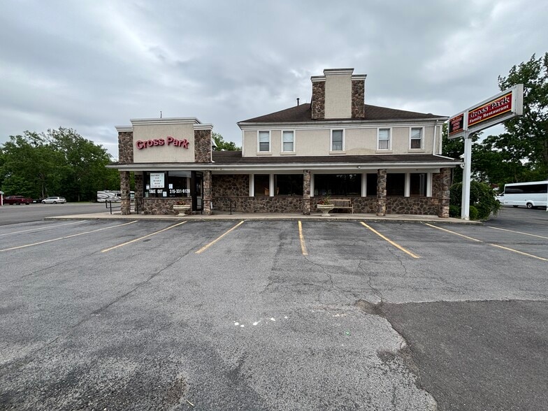 1121 E Union St, Newark, NY for sale - Building Photo - Image 1 of 5