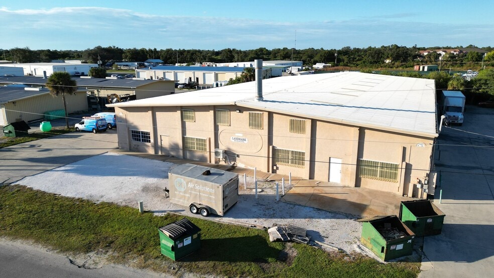 4240 James St, Port Charlotte, FL for lease - Building Photo - Image 2 of 5