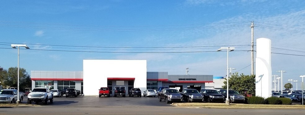 1860 Campbell Ln, Bowling Green, KY for sale - Building Photo - Image 1 of 1